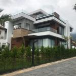 خرید ویلا ساحلی استخردار